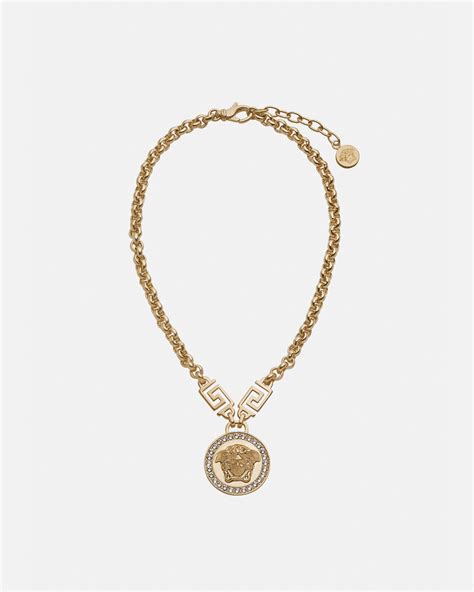 collana con medaglione versace|Collana La Medusa Greca con cristalli .